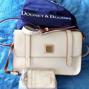 Dooney & Bourke Florentine leather messenger handbag